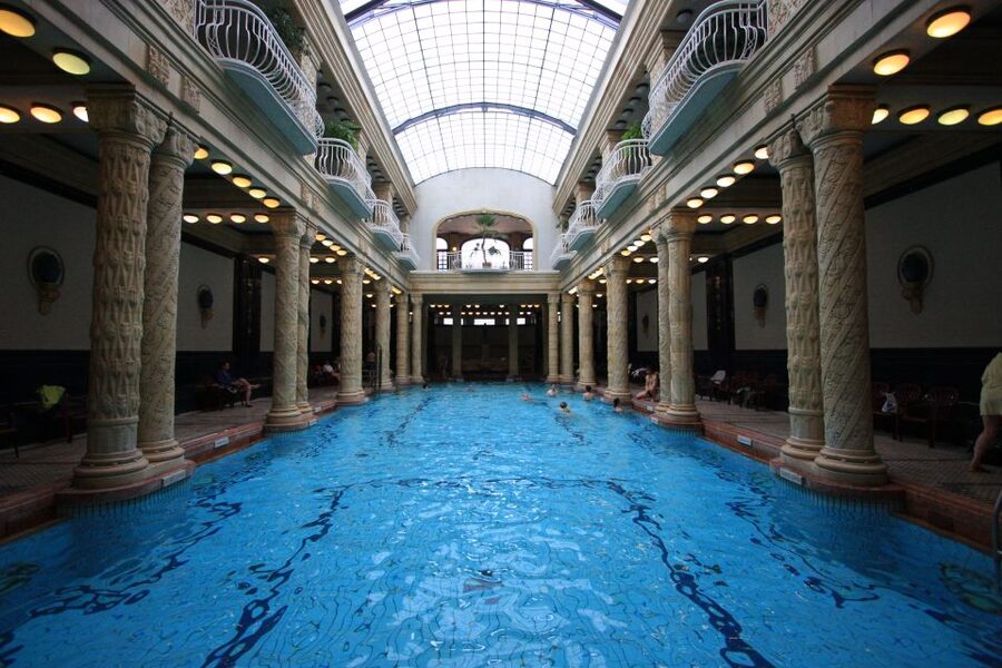 Budapest: Private 3-hour Guided City Tour by Bus - Should you book the Budapest private city tour?