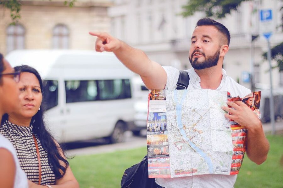 Budapest: Private 3-hour Guided City Tour by Bus - Why this short Budapest tour works