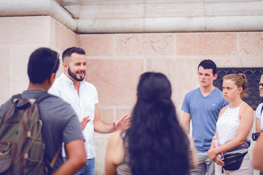 Budapest: Private 3-hour Guided City Tour by Bus - Who should book this tour?