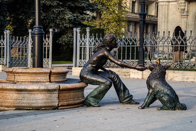 Budapest Private 4 Hour City Tour Experience with a car / van - Crossing the Danube from Pest to Buda