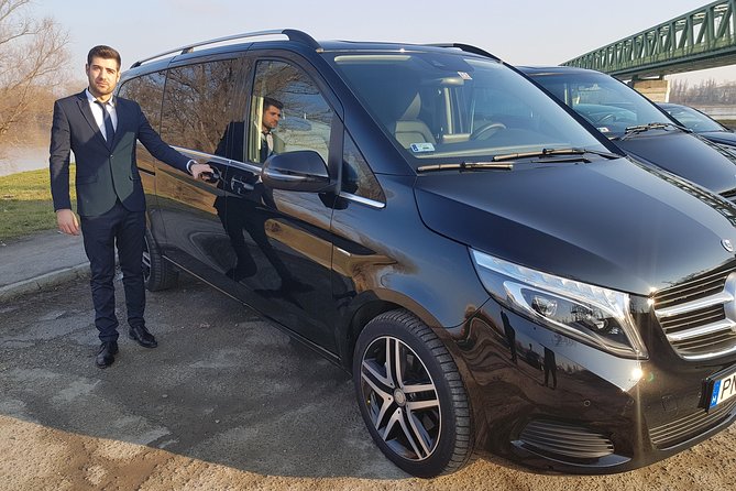 Budapest Private Airport Transfer in a Luxury Minivan - A smooth first half-hour in Budapest