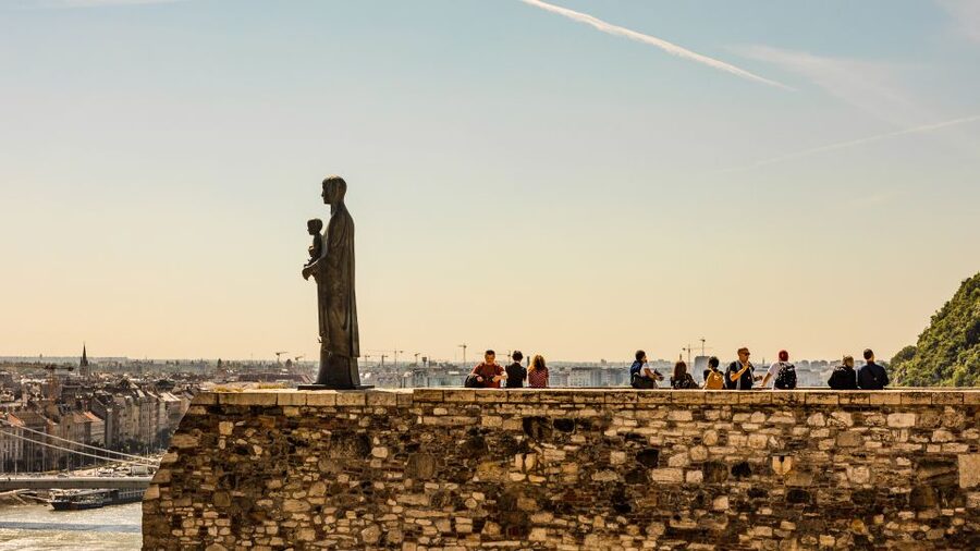 Budapest: Private Custom Tour with a Local – Icons & Gems - Price, extras, and the real value of $58