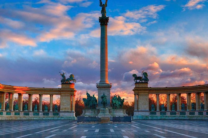 Budapest Private Full Day City Tour with a comfortable air -conditioned car - The Jewish quarter and the Shoes on the Danube Bank memorial