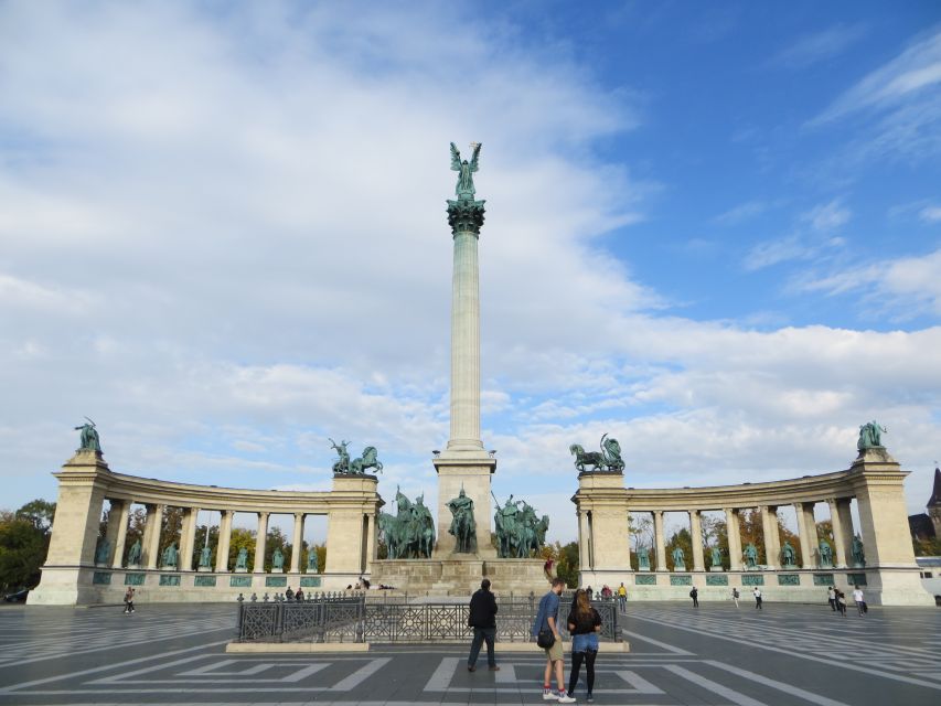 Budapest: Private Luxury Sightseeing Tour - Starting along the Danube and central Pest