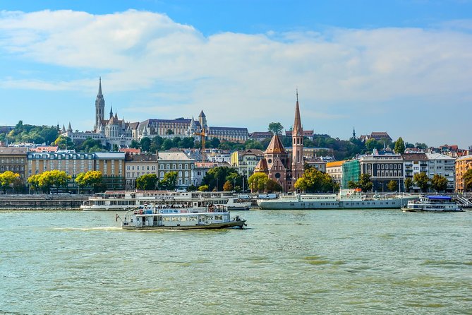 Budapest Private Luxury Sightseeing Tour with Guide and Transport - What the guides add to the experience