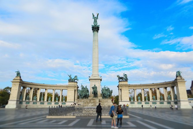 Budapest Private Luxury Sightseeing Tour with Guide and Transport - Parliament and the Danube riverfront
