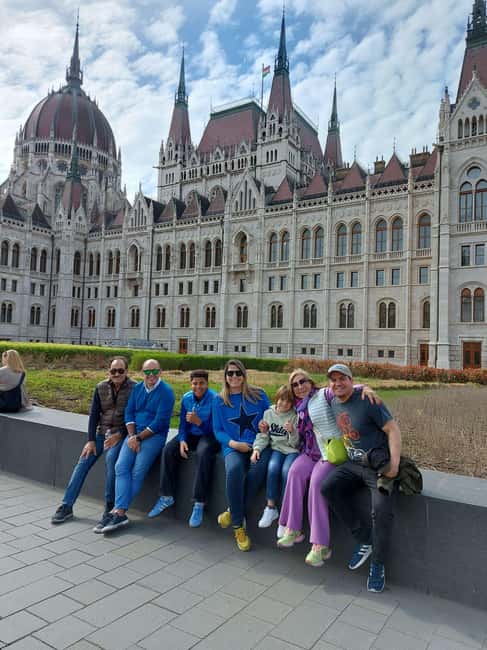 Budapest: Private Tour with a Local - Finding food, groceries, and places to return to