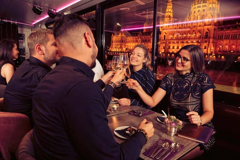 Budapest: Prosecco Dinner Cruise with Live Music - Folk dancing, music, and the piano option