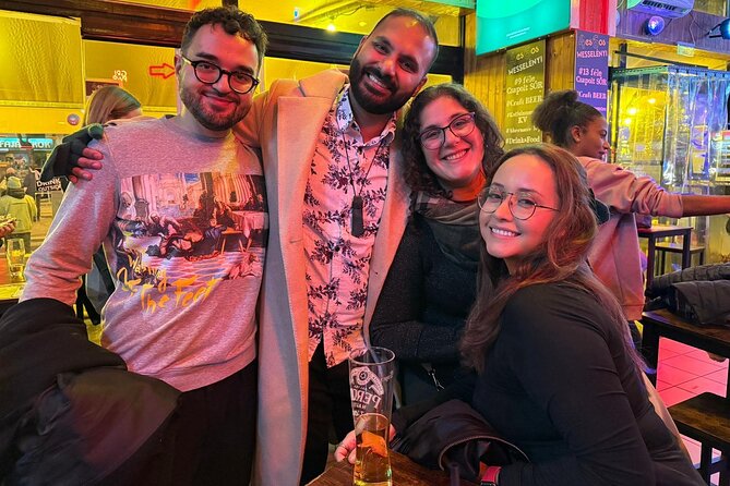 Budapest Pub Crawl & Ruin Bar Tour – Free Shots & VIP Entry - 4es 6os Kiraly starts the night at a central bar