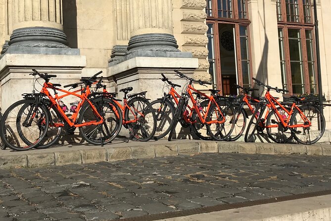 Budapest relaxed bicycle tour at sunset - From Madách Imre tér to the Danube