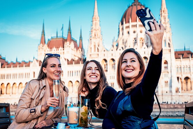 Budapest River Cruise with 1 Free Tokaj Frizzante and Audio Guide - Who should book it