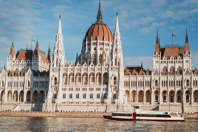 Budapest River Cruise with 1 Free Tokaj Frizzante and Audio Guide - Should you book the Duna Cruises ride?