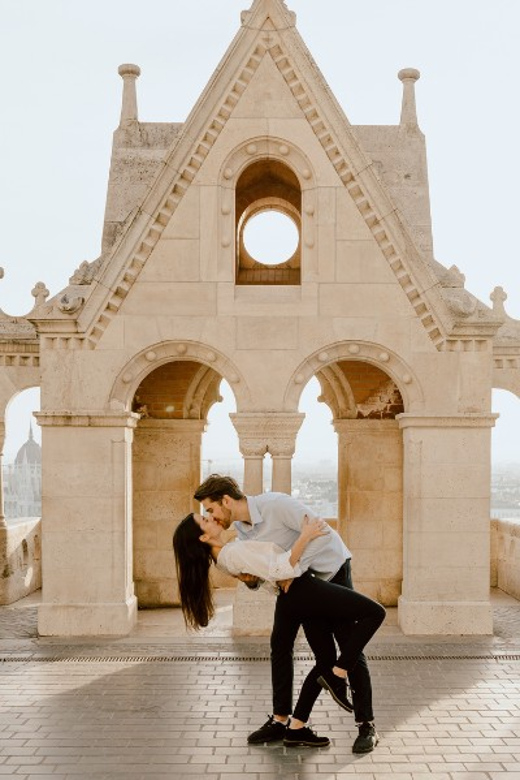Budapest: romantic photoshoot at Buda's iconic sightseeings - Cobblestone lanes, Mathias Church, and Buda Castle views