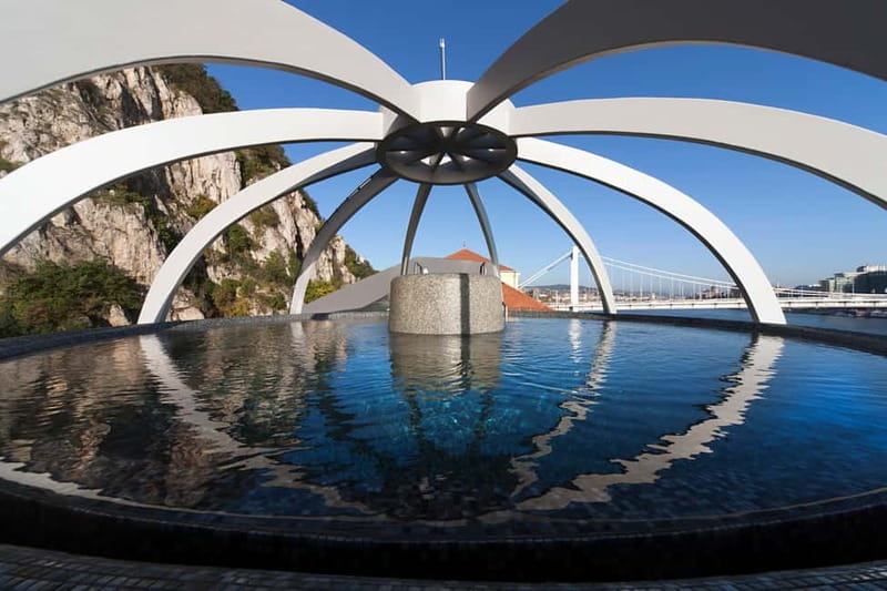 Budapest: Rudas Spa Entry with 3-Course Meal - The thermal pools and the hot-cold routine