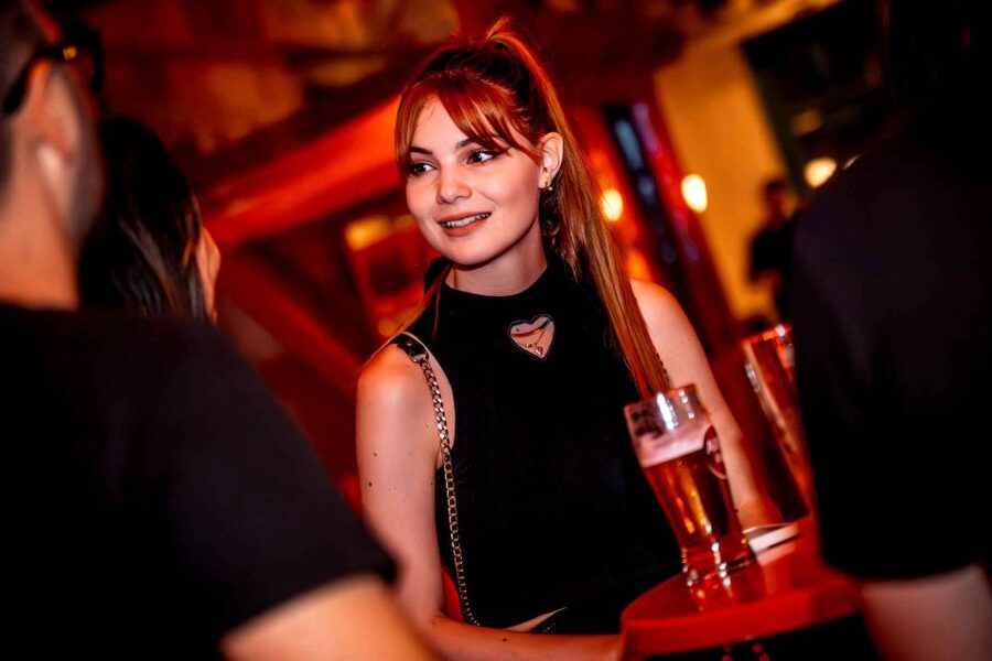 Budapest: Ruin Bar Pub Crawl with Entry Tickets - Starting at Liszt Ferenc tér