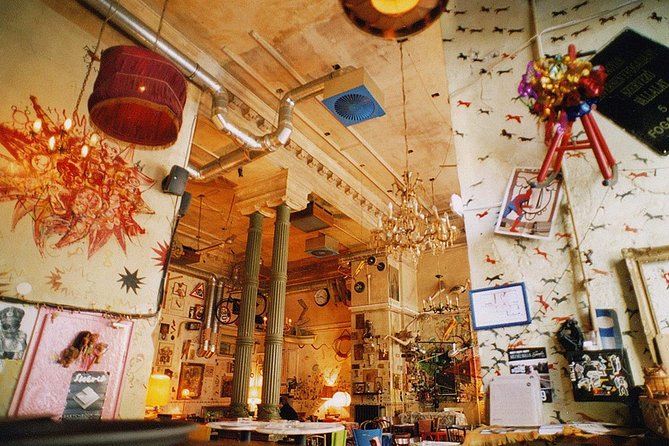 Budapest Ruin Bars Evening Walking Tour with Drinks & Street Food - Group size, pace, and practical comfort