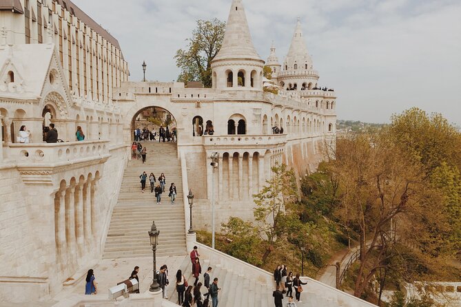 Budapest Scavenger Hunt and Highlights Self Guided Audio Tour - Queen Elizabeth, the Zero Kilometre Stone, and route variety