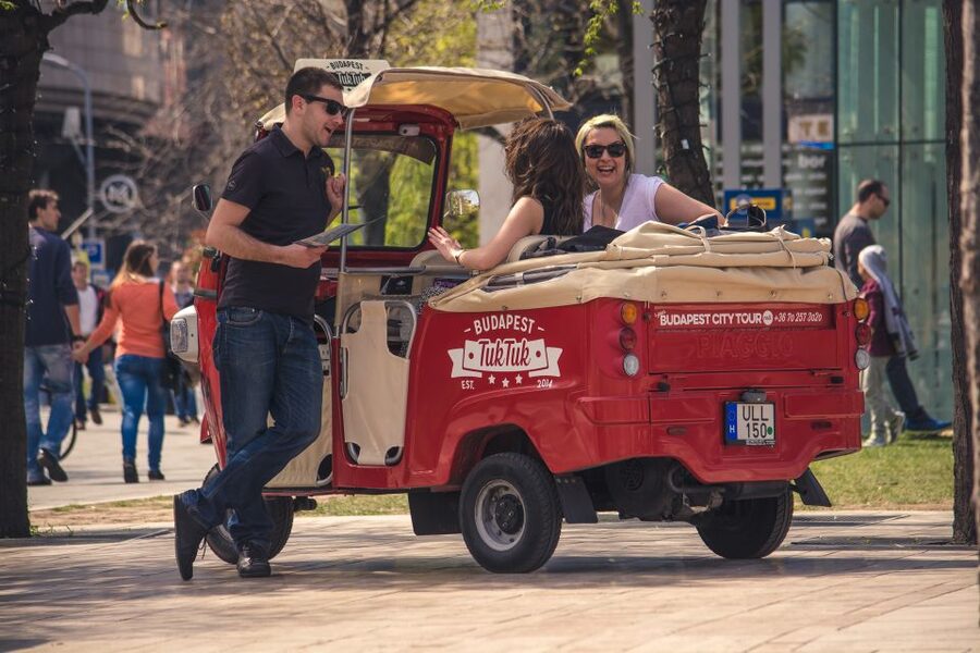 Budapest: Scenic Tuk Tuk Tour - Why a tuk tuk works well in Budapest