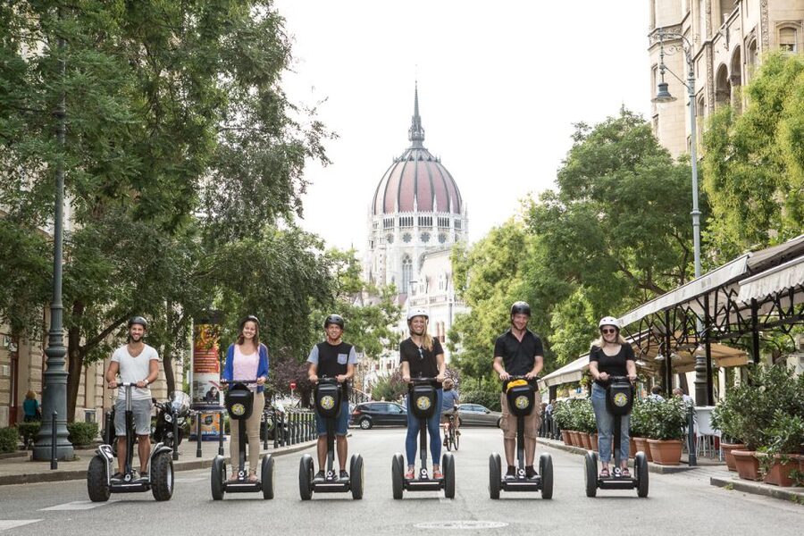 Budapest: Segway Sightseeing Tour - What the guide adds