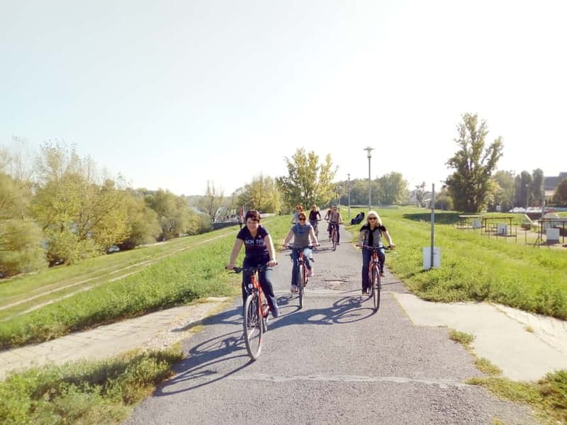 Budapest: Self-Guided Bike Tour to scenic Szentendre - Two Hours to Enjoy Szentendre