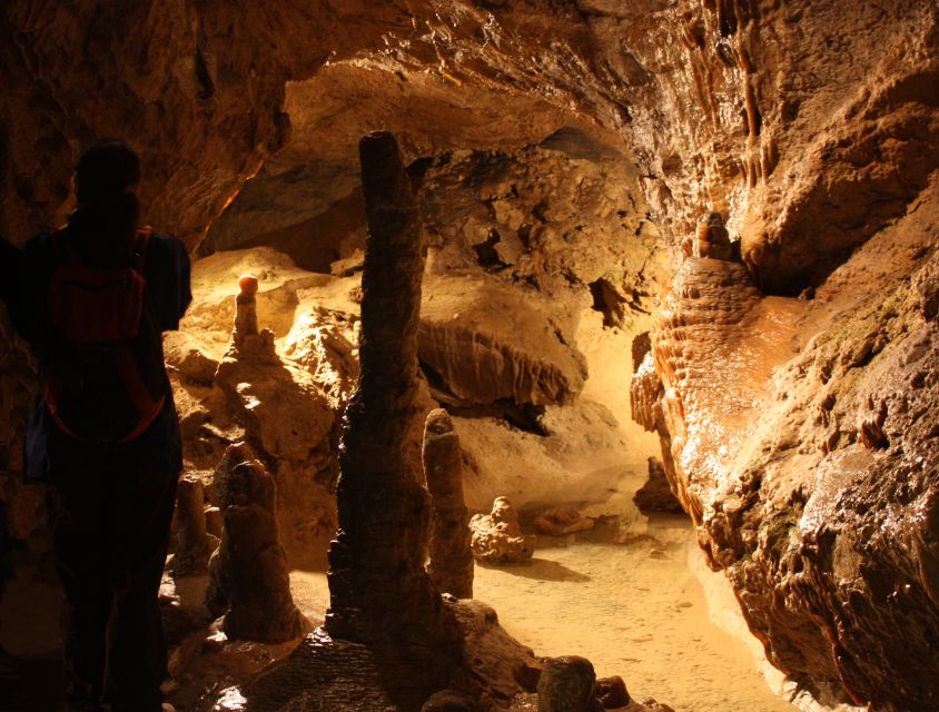 Budapest: Semlő-hegyi & Pál-völgyi Caves Guided Walking Tour - What to wear and what to bring