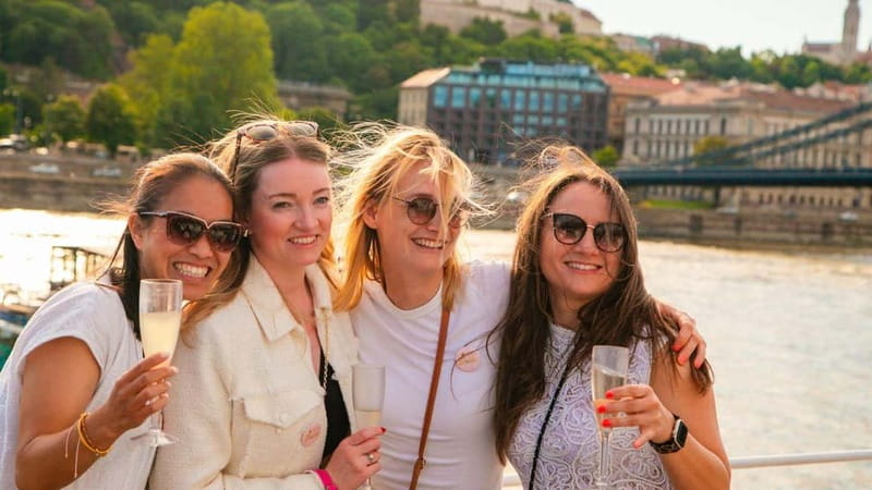 Budapest: Sip and Sail River Cruise with Unlimited Prosecco - Timing, weather, and what to bring
