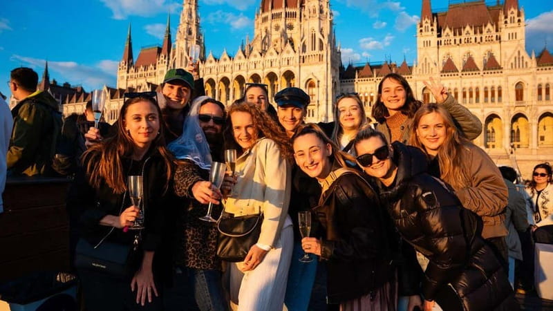 Budapest: Sip and Sail River Cruise with Unlimited Prosecco - FAQ