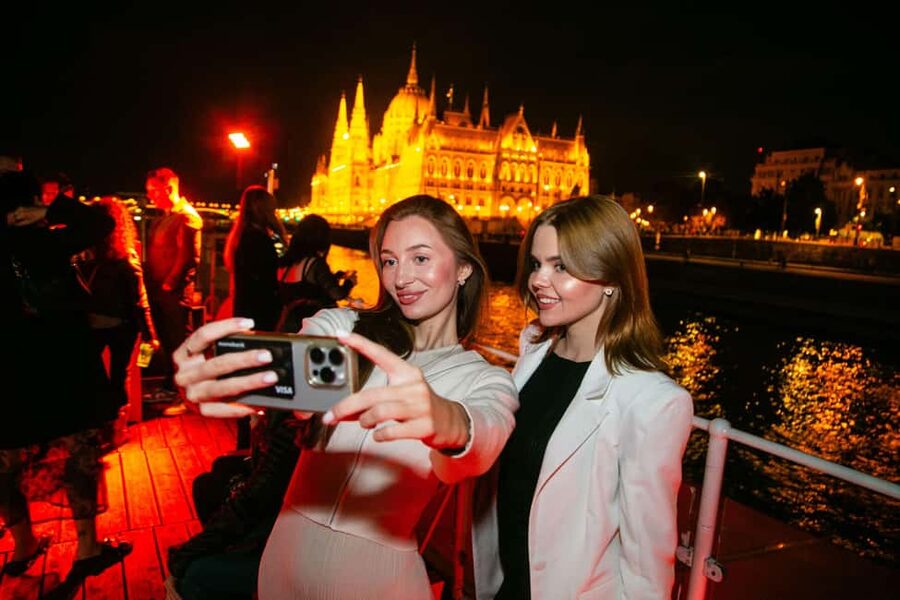 Budapest: Sip & Sail Danube Cruise with Prosecco Cocktails - Finding Akadémia Dock 2 near Chain Bridge