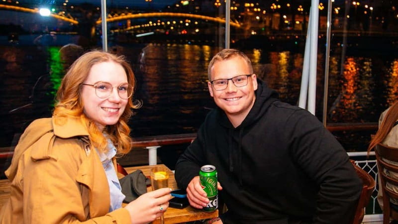 Budapest: Sip & Sail Danube Cruise with Unlimited Beer - Drinks, seating, and the evening mood