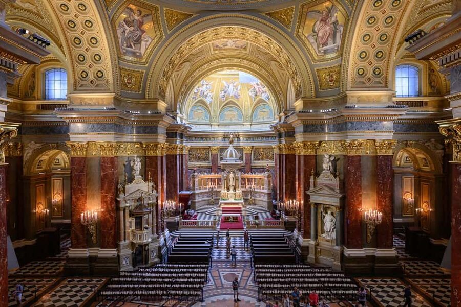 Budapest: St. Stephen's Basilica Entry with Terrace Option - Is this good for families and less mobile visitors?
