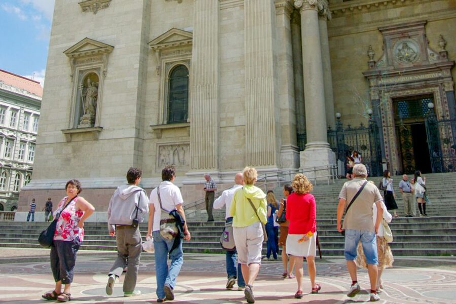 Budapest: St Stephen's Basilica Tour - Meeting your guide beside the ticket office