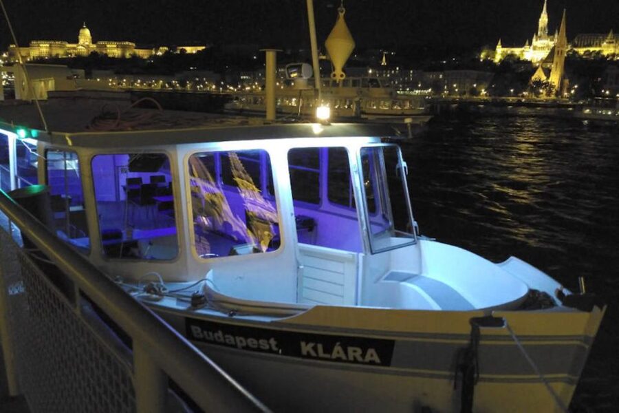 Budapest: Stag Party Boat with Beer and Wine - What the $530 group price really buys