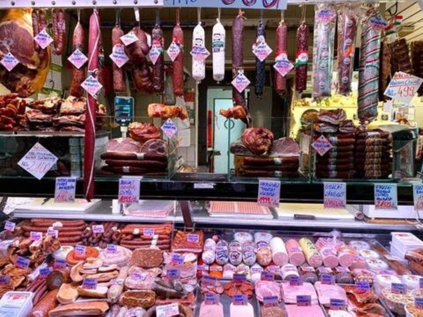 Budapest Streetfood Heaven: Tasting and Markets with a local - Lángos and rétes on the Pest side