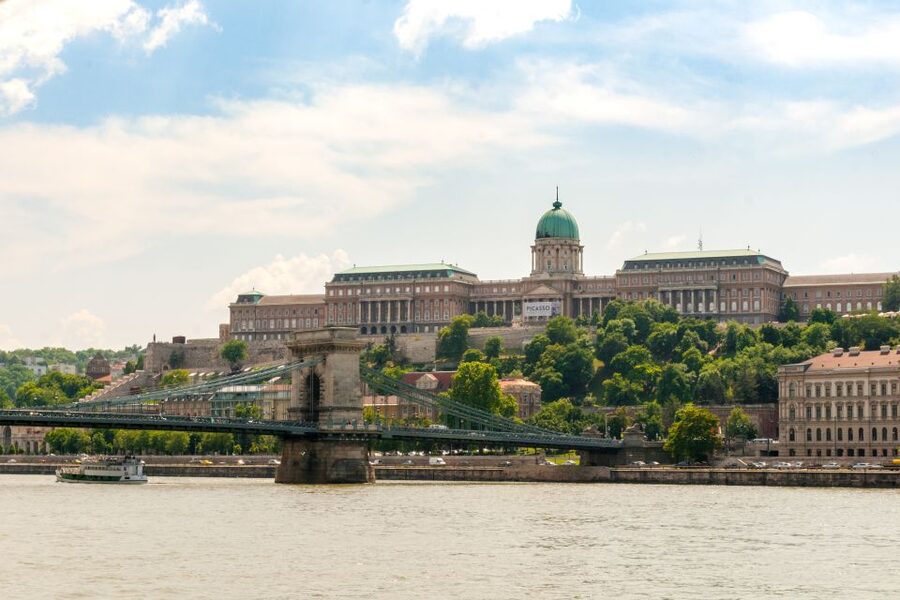 Budapest: Summer Brunch & Cruise with Prosecco or Cake - Key points to know before boarding