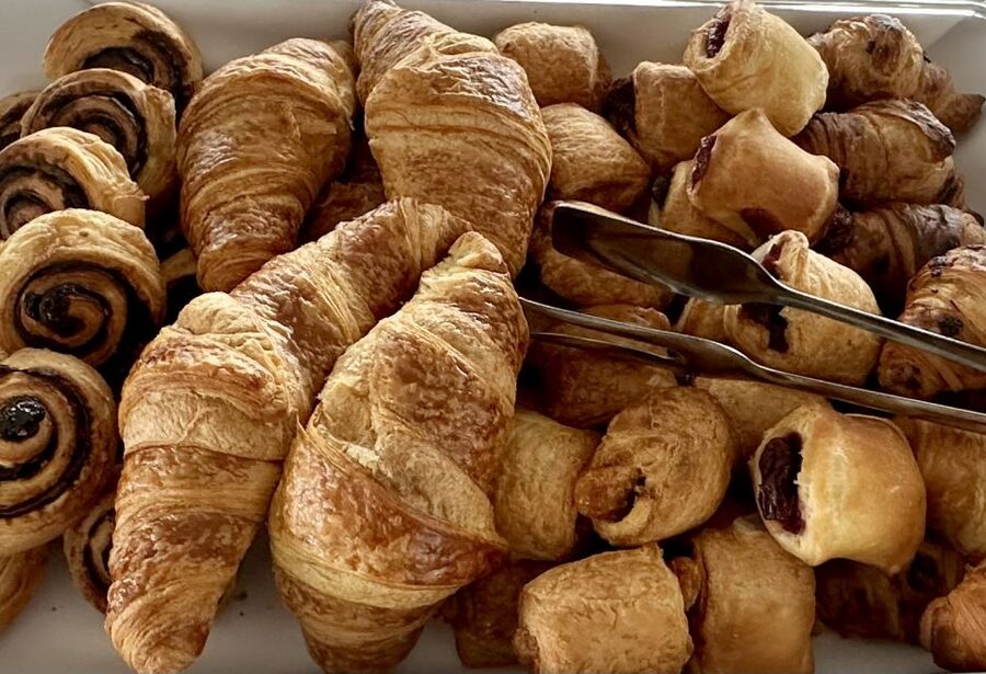 Budapest: Summer Brunch & Cruise with Prosecco or Cake - Should you book the Budapest brunch cruise?