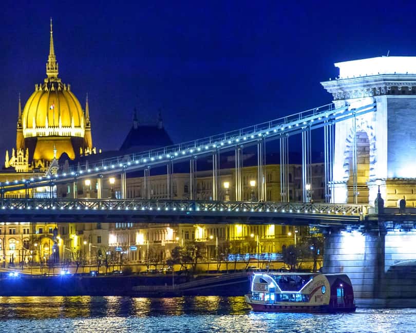 Budapest: Sunset Cruise with 2 Cocktails - Why sunset timing matters on the Danube