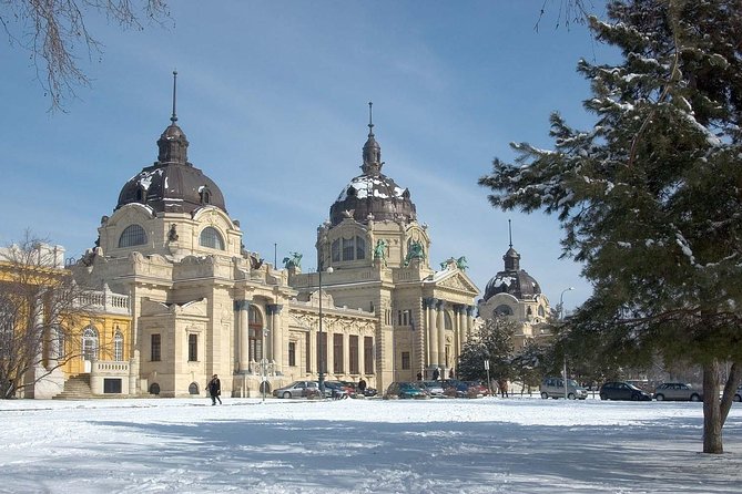Budapest Széchenyi Spa with Danube Cruise and Optional Dinner - Getting from the spa to the Danube
