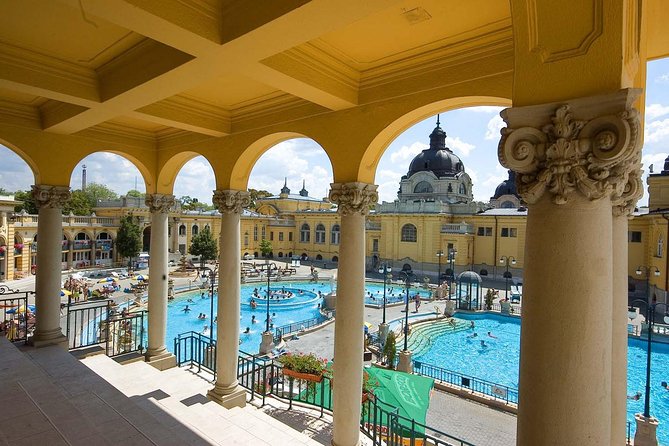 Budapest Széchenyi Spa with Danube Cruise and Optional Dinner - Széchenyi Baths: grand setting, busy pools