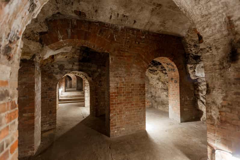 Budapest: The WWII Siege of Buda Castle & Bomb Shelter Tour - The walk to Lovas Way and the finish at Szentháromság Square