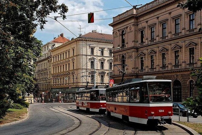 Budapest to Prague Private transfer with 2 hour sightseeing stop - Timing, pickup, and the route to Prague