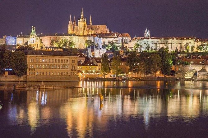 Budapest to Prague Private transfer with 2 hour sightseeing stop - Who should book this ride?