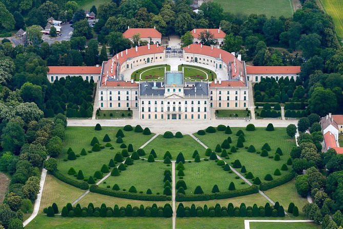 Budapest-Vienna One-Way Sightseeing Transfer - Why this Budapest to Vienna transfer makes sense
