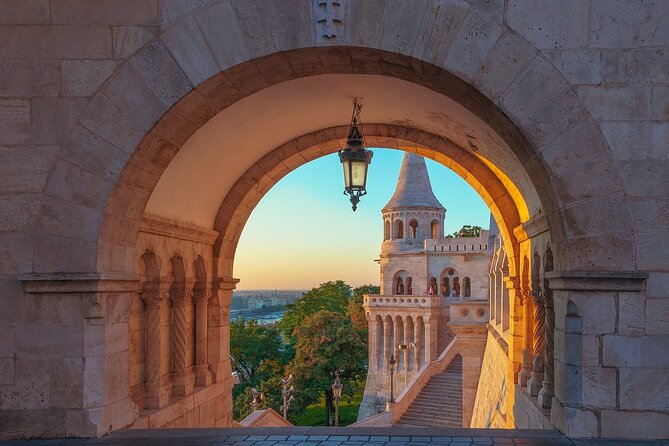 Budapest Walking Tour: Explore Top Sights & Hidden Gems - St. Stephen’s Basilica and the final stretch