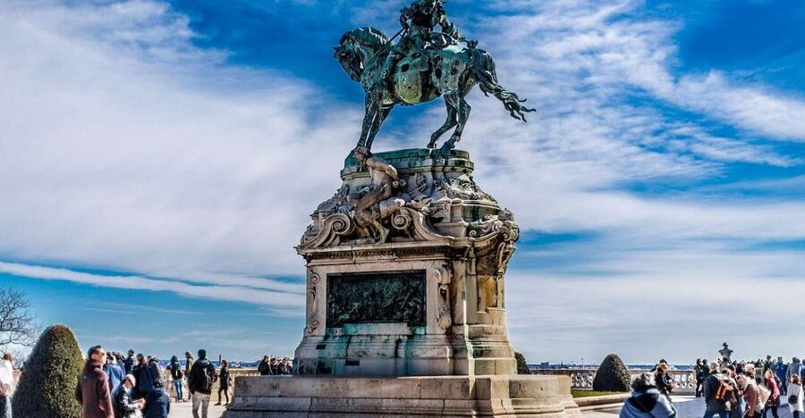 Budapest: Walking Tour in German - Parliament and the grand Pest side