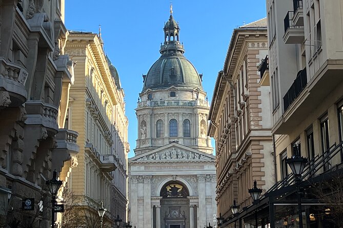 Budapest walking tour: Parliament and Shoes Memorial - Elizabeth Square and the Danubius Fountain