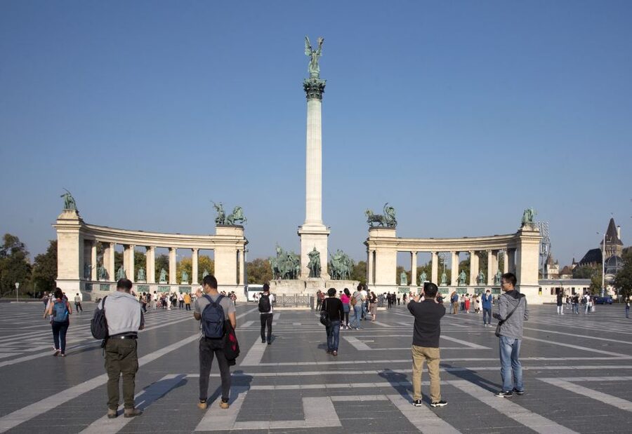 Castle District & Pest Driving Tour with Danube River Cruise - Booking Details to Keep in Mind