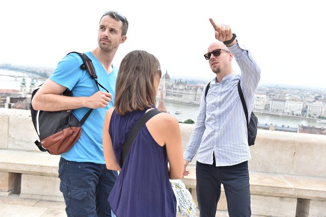 Castle District tour with Matthias Church Ticket & Cake & Coffee - Sándor Palace and Hungary today