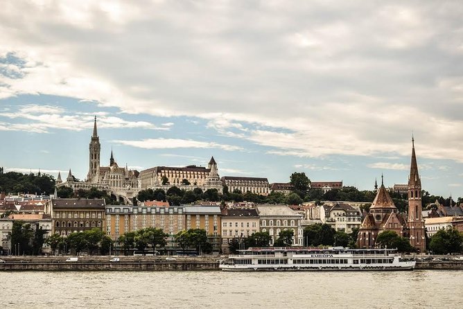 Castle District tour with Matthias Church Ticket & Cake & Coffee - Coffee, traditional cake, and a useful pause