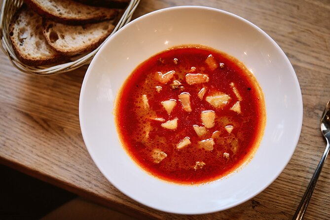 Central Budapest Food Walking Tour with Drinks Included - Who should book this food tour?