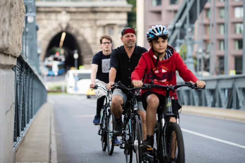 Choose a bicycle and make your own tour in Budapest-24 hrs - How the service feels at the shop